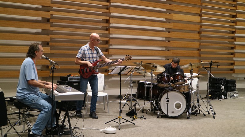 （左起）“Arrival”樂隊成員：Rick Krive（鍵盤手及歌手）、Jerry Watts（低音結他手）、Russ Miller（鼓手）